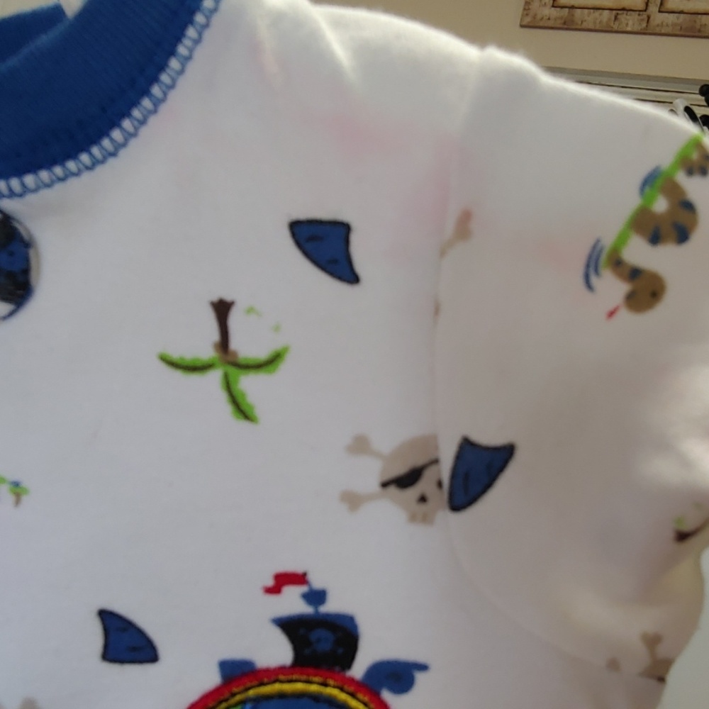 Two sets of infant pajamas. - Picture 6 of 6